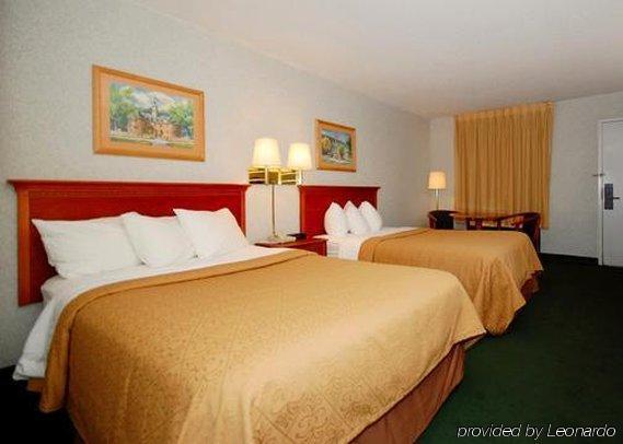 Quality Inn Emporia Exterior photo